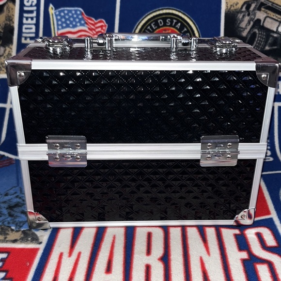 CABOODLES COSMETIC MAKEUP TRAIN CASE WITH MIRROR - Picture 2 of 10